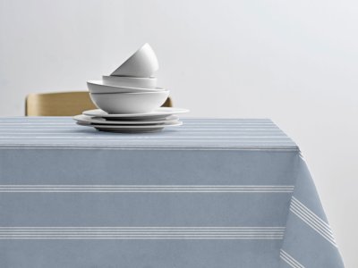 Zoom bild av Södahl Duk 140x270 Moments Linen blue