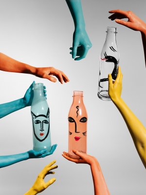 Zoom bild av UHV PET BOTTLE AUBERGINE AC -21 - KOSTA BODA ARTIST COLLECTION