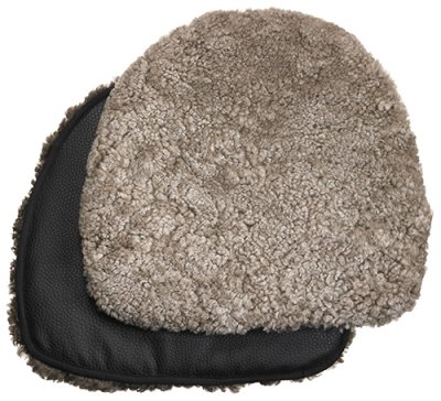 Zoom bild av SKANDILOCK - BUZZ, STOPPAD DYNA I FÅRSKINN, FORMSYDD FÖR LILLA ÅLAND 38X40 CM