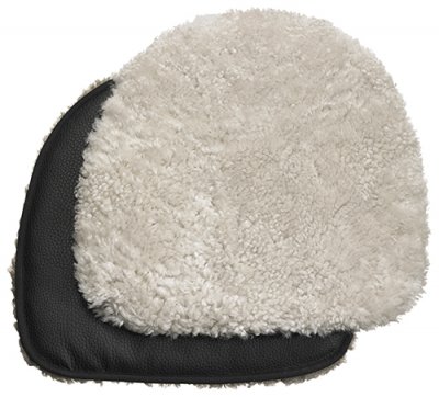 Zoom bild av SKANDILOCK - BUZZ, STOPPAD DYNA I FÅRSKINN, FORMSYDD FÖR LILLA ÅLAND 38X40 CM