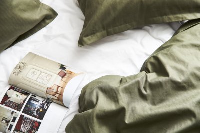 Zoom bild av Primland hotel satin bäddset, 4 delar Grön - Vinga Home